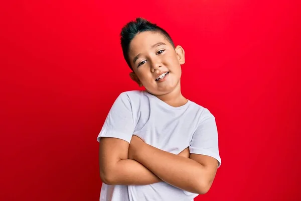 Criança Hispânica Menino Vestindo Casual Tshirt Branca Rosto Feliz Sorrindo — Fotografia de Stock