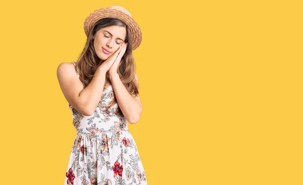 Beautiful Caucasian Young Woman Wearing Summer Hat Sleeping Tired Dreaming — Stock Photo, Image