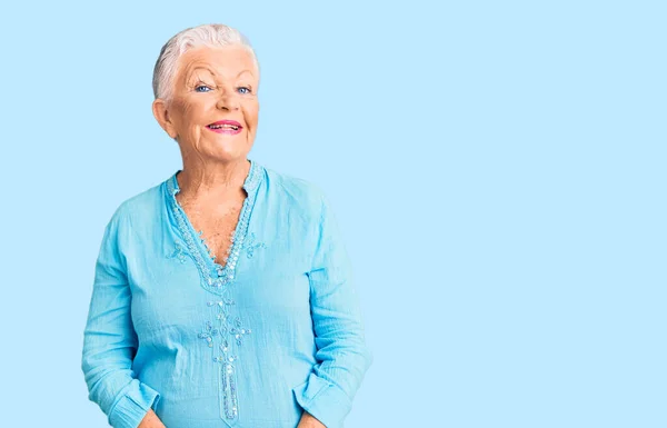 Senior Beautiful Woman Blue Eyes Grey Hair Wearing Summer Dress — Zdjęcie stockowe