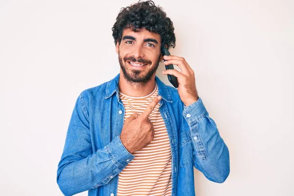 Handsome Young Man Curly Hair Bear Having Conversation Talking Smartphone —  Fotos de Stock