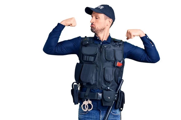 Jonge Knappe Man Politie Uniform Met Lachende Armen Fitness Concept — Stockfoto