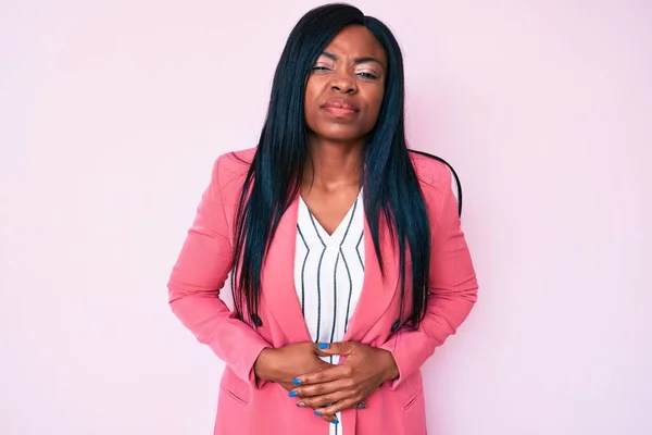 Junge Afrikanisch Amerikanische Frau Trägt Businesskleidung Mit Der Hand Auf — Stockfoto