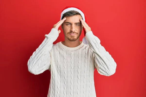 Hombre Caucásico Guapo Con Sombrero Navidad Que Sufre Dolor Cabeza — Foto de Stock