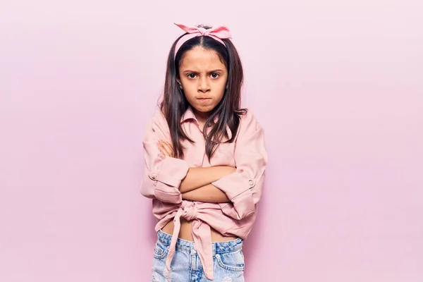 Vacker Barn Flicka Bär Casual Kläder Skeptisk Och Nervös Ogillande — Stockfoto