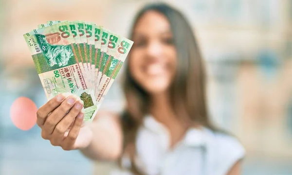 Schöne Lateinische Teenager Mädchen Lächeln Glücklich Hält Hong Kong Dollar — Stockfoto