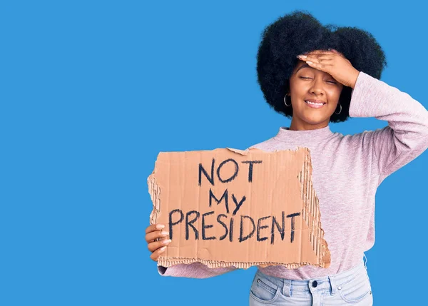 Jong Afrikaans Amerikaans Meisje Houdt Niet Mijn President Protestspandoek Gestrest — Stockfoto