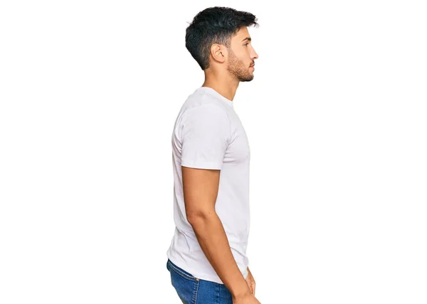 Joven Hombre Guapo Con Camiseta Blanca Casual Mirando Lado Pose —  Fotos de Stock