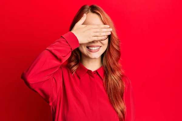 Young Beautiful Redhead Woman Wearing Casual Clothes Glasses Red Background — Stock Photo, Image