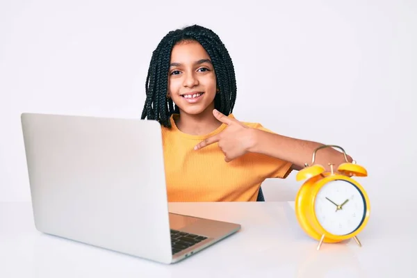 Young African American Girl Child Braids Studying School Using Laptop — Stock Photo, Image