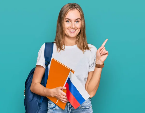 Mooie Jonge Blonde Vrouw Uitwisseling Student Met Russische Vlag Verrast — Stockfoto