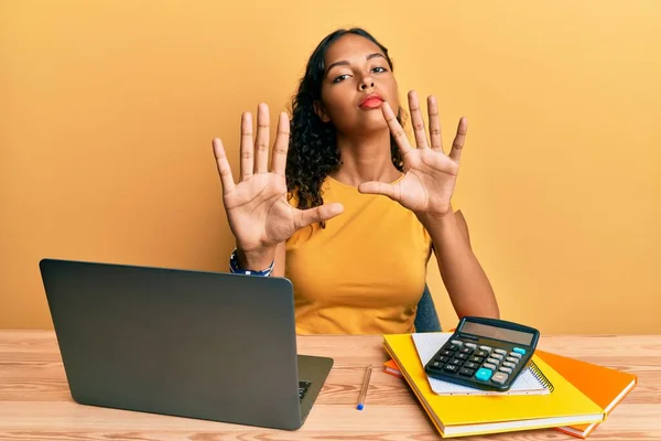 Young African American Girl Working Office Laptop Calculator Doing Frame — Stock Photo, Image