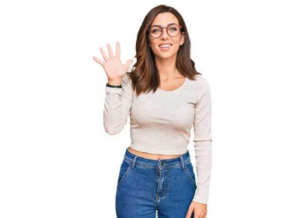 Mujer Morena Joven Con Ropa Casual Gafas Mostrando Apuntando Hacia — Foto de Stock