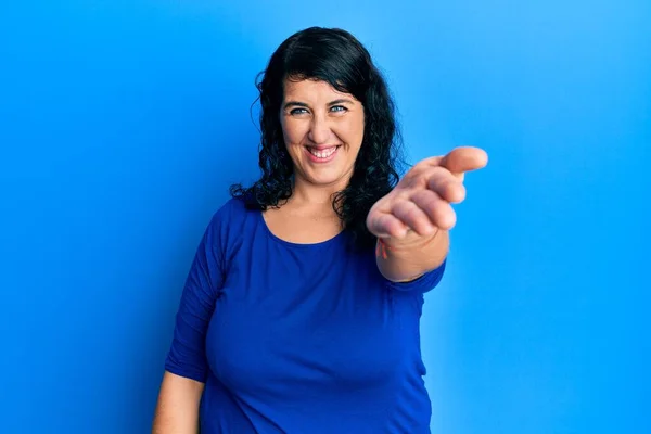 Size Brunette Woman Wearing Casual Blue Shirt Smiling Friendly Offering — Stock Photo, Image