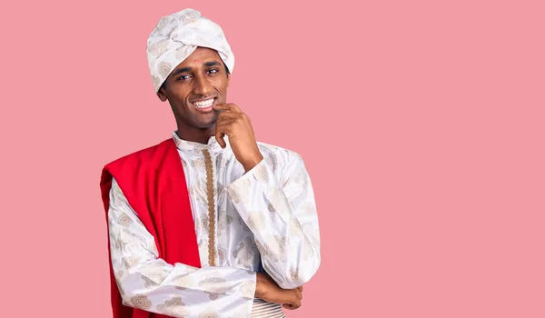 African Handsome Man Wearing Tradition Sherwani Saree Clothes Looking Confident — 图库照片