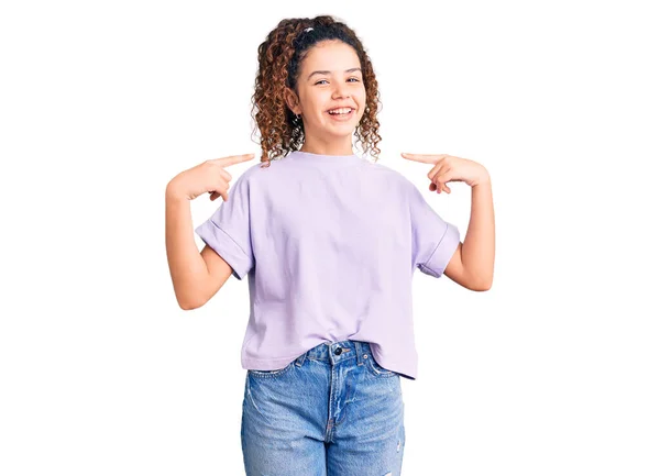 Beautiful Kid Girl Curly Hair Wearing Casual Clothes Looking Confident — Stock Photo, Image