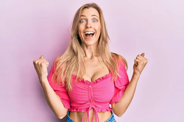 Beautiful Caucasian Woman Wearing Casual Clothes Celebrating Surprised Amazed Success — Stock Photo, Image