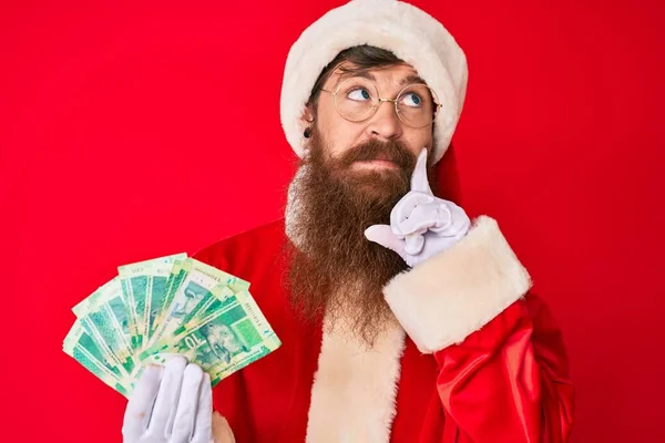 Hombre Guapo Cabeza Roja Joven Con Barba Larga Con Traje — Foto de Stock