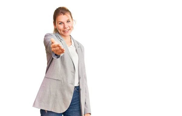 Joven Hermosa Mujer Rubia Con Chaqueta Elegante Sonriente Alegre Que — Foto de Stock