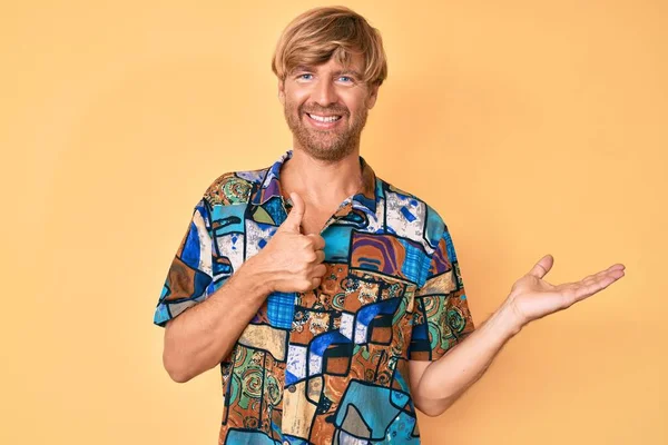 Young Blond Man Wearing Summer Shirt Showing Palm Hand Doing — Stock fotografie