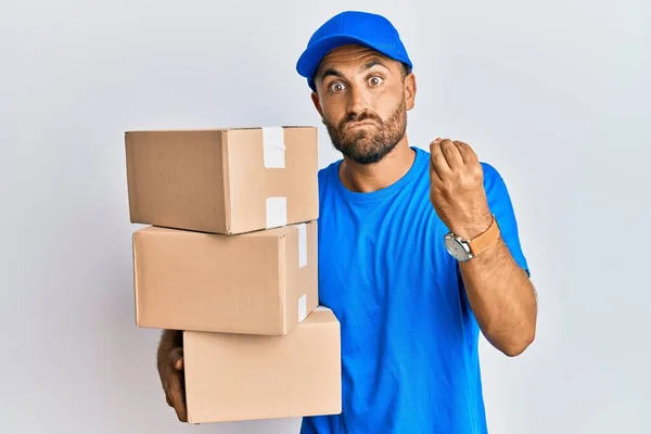 Bell Uomo Con Barba Che Indossa Uniforme Corriere Che Tiene — Foto Stock