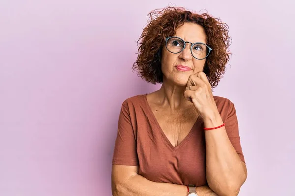 Beautiful Middle Age Mature Woman Wearing Casual Clothes Glasses Serious — Stock Photo, Image