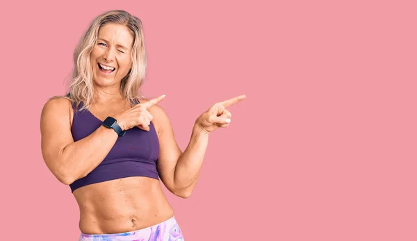 Middle Age Fit Blonde Woman Wearing Sportswear Smiling Looking Camera — Stock Photo, Image