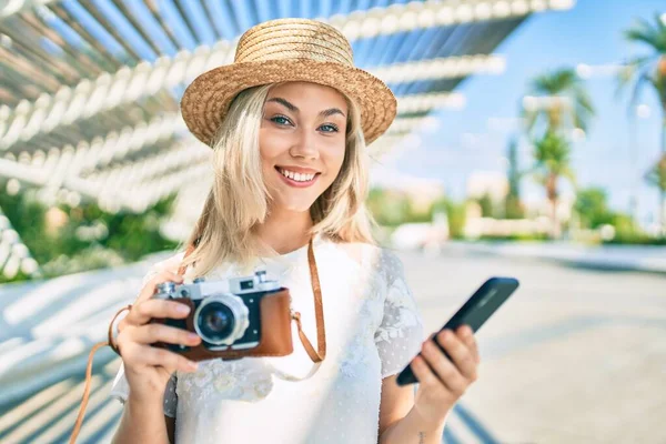 Young Caucasian Tourist Girl Using Smartphone Vintage Camera Street City — Stock Photo, Image