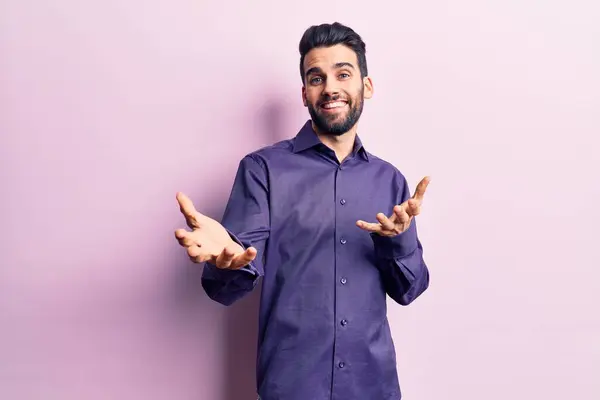 Young Handsome Man Beard Wearing Casual Shirt Smiling Cheerful Open — Stock Photo, Image