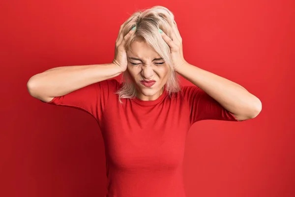 Young Blonde Girl Wearing Casual Clothes Suffering Headache Desperate Stressed — Stock Photo, Image