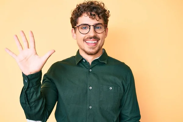 Young Caucasian Man Curly Hair Wearing Casual Clothes Glasses Showing — Stock Photo, Image