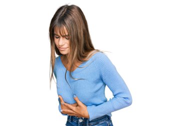 Kafkasyalı genç bir kız, hazımsızlık, acı veren hastalıklar yüzünden elleri karnında gündelik giysiler giyiyor. Ağrı kavramı. 