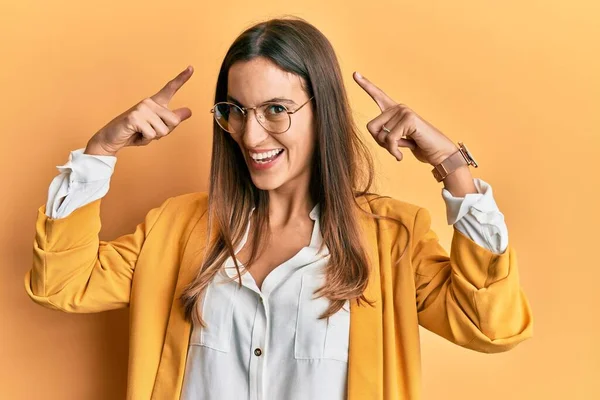 Young Beautiful Woman Wearing Business Style Glasses Smiling Pointing Head — Stock Photo, Image