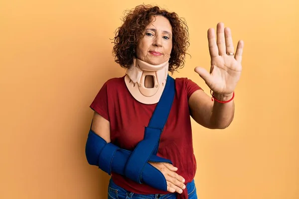 Beautiful Middle Age Mature Woman Wearing Cervical Collar Arm Sling — Stock Photo, Image