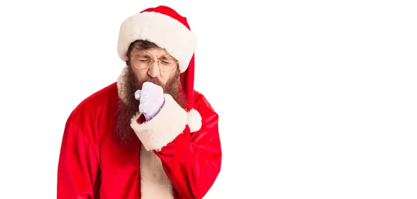 Beau Jeune Homme Roux Longue Barbe Portant Costume Père Noël — Photo