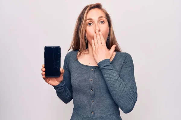 Junge Schöne Blonde Frau Zeigt Bildschirm Des Smartphones Der Mund — Stockfoto