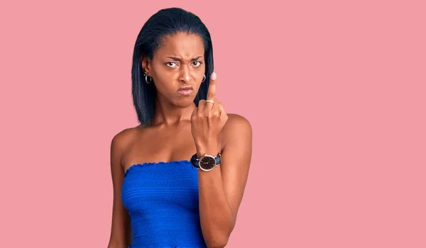 Young African American Woman Wearing Casual Summer Clothes Showing Middle — Foto de Stock