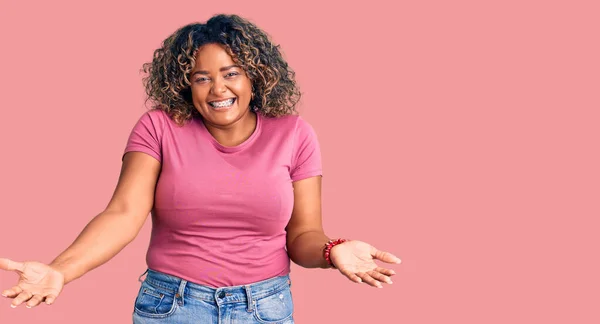 Young African American Size Woman Wearing Casual Clothes Smiling Cheerful — Stock Photo, Image