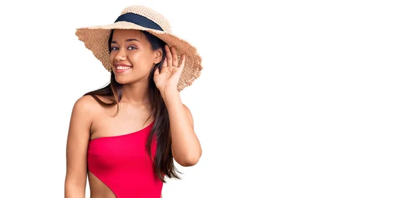 Jeune Belle Fille Latine Portant Des Maillots Bain Chapeau Été — Photo