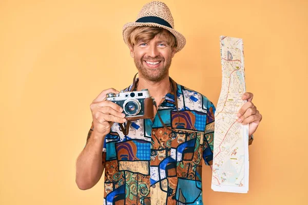 Young Blond Man Holding Vintage Camera City Map Smiling Happy — Stock Photo, Image