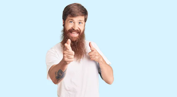 Handsome Young Red Head Man Long Beard Wearing Casual White — Stock Photo, Image