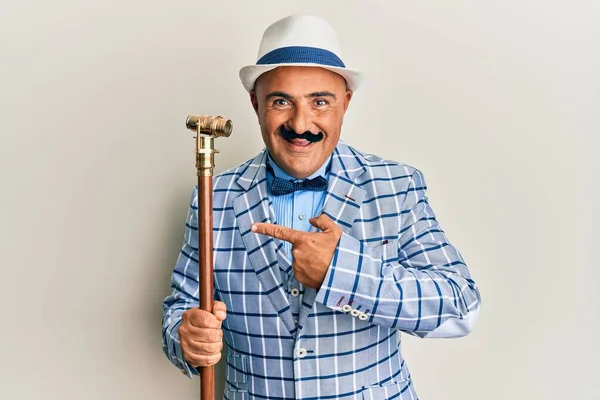 Mature Middle East Man Mustache Wearing Vintage Elegant Fashion Style — Stock Photo, Image