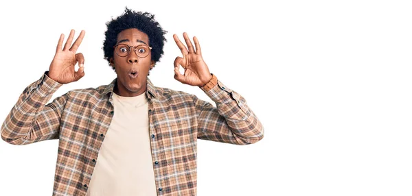 Handsome African American Man Afro Hair Wearing Casual Clothes Glasses — Stock Photo, Image