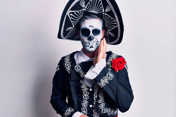 Jeune Homme Portant Jour Mexicain Costume Mort Sur Bouche Blanche — Photo