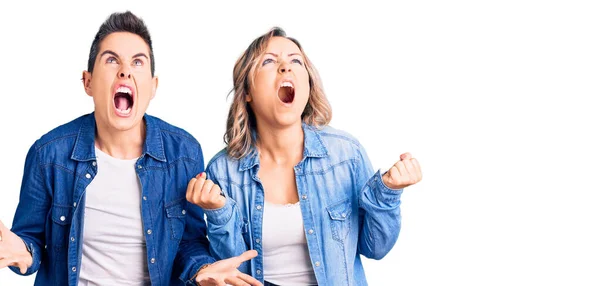 Couple Women Wearing Casual Clothes Crazy Mad Shouting Yelling Aggressive — Stock Photo, Image