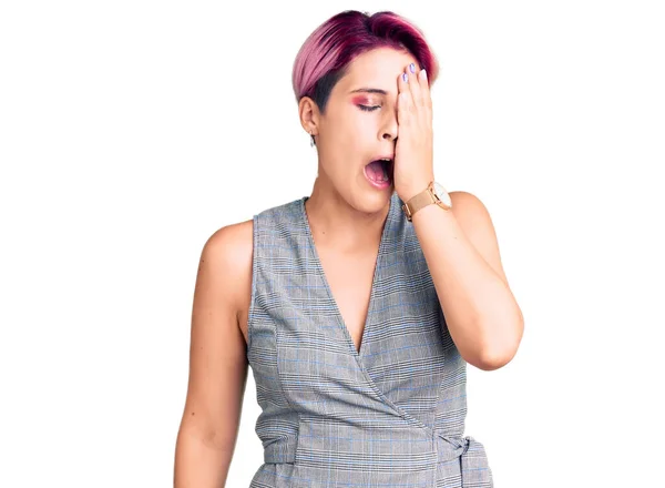 Young Beautiful Woman Pink Hair Wearing Casual Clothes Yawning Tired — Stock Photo, Image
