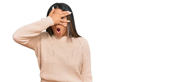 Young Latin Girl Wearing Wool Winter Sweater Peeking Shock Covering — Stock Fotó