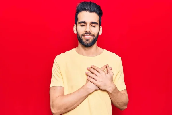 Homem Bonito Jovem Com Barba Vestindo Shirt Casual Sorrindo Com — Fotografia de Stock