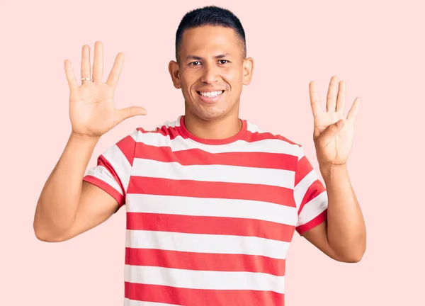 Young Handsome Latin Man Wearing Casual Clothes Showing Pointing Fingers — Stock Photo, Image