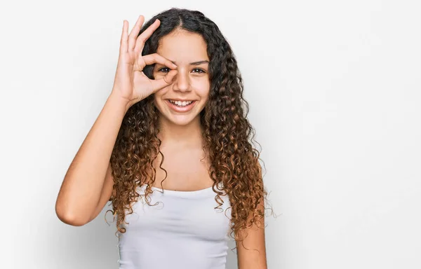 Adolescente Hispânico Menina Vestindo Roupas Casuais Fazendo Gesto Com Mão — Fotografia de Stock