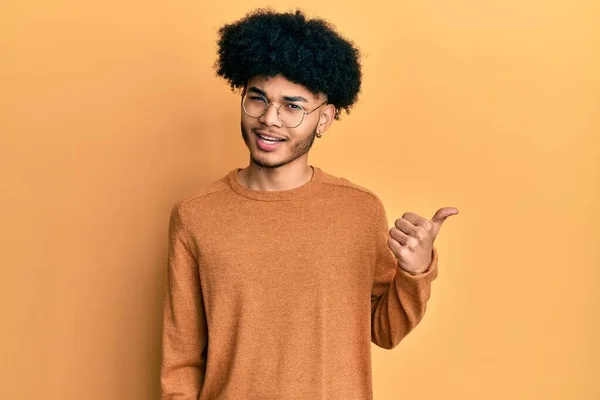 Young African American Man Afro Hair Wearing Casual Winter Sweater — Stock Photo, Image